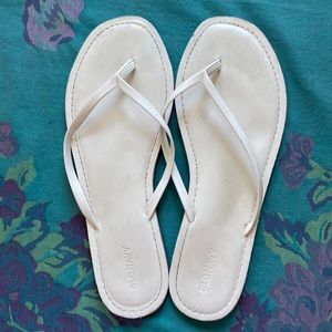 Old Navy White size 10 FlipFlops